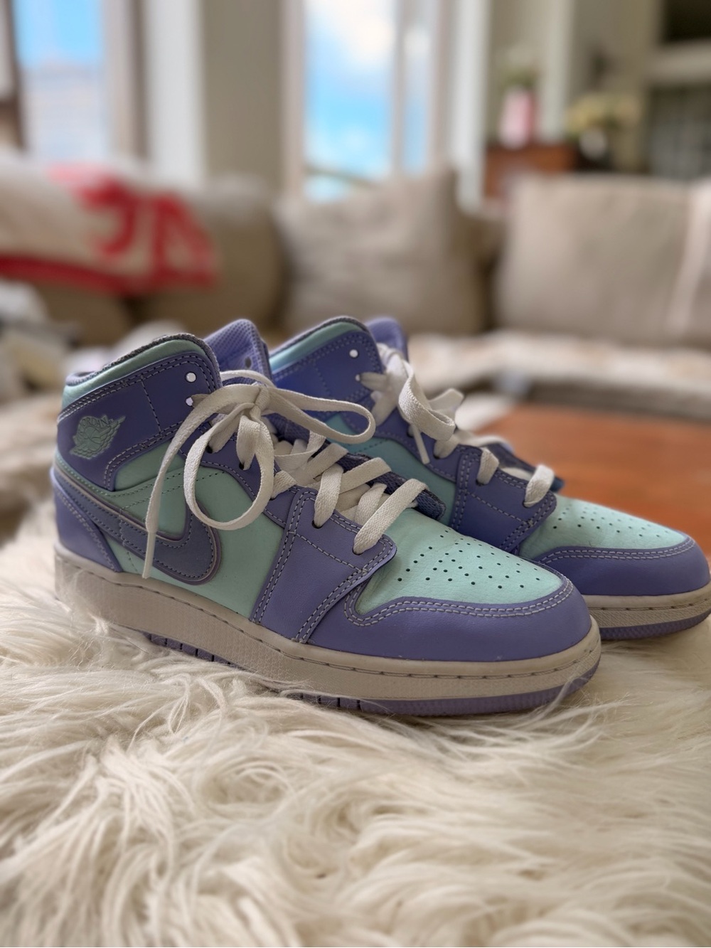 Air Jordan 1 Mid Purple Pulse sneakers